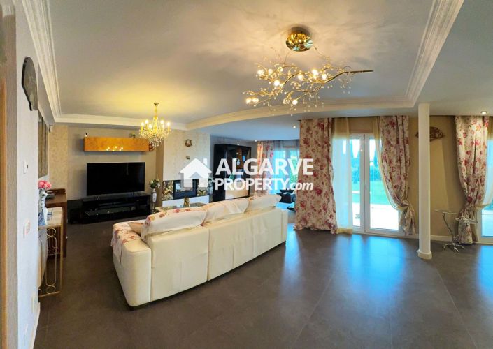 Image No.15-4 Bed Villa for sale