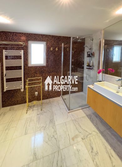 Image No.18-4 Bed Villa for sale