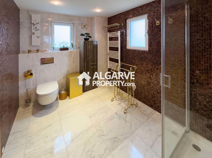 Image No.19-4 Bed Villa for sale