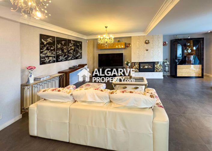 Image No.2-4 Bed Villa for sale