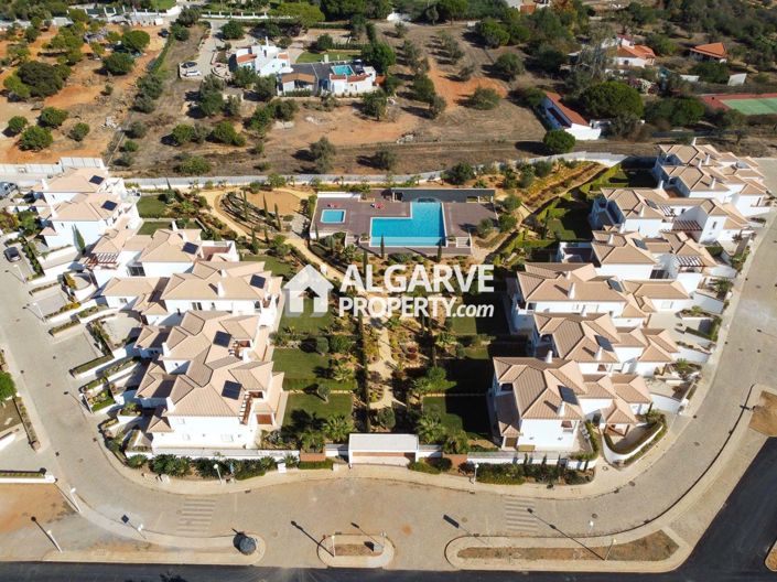 Image No.30-4 Bed Villa for sale