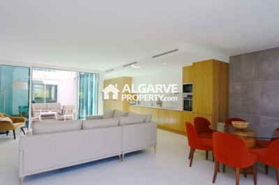 3-12179-78d1f4f8b6655591b02d22fabb36a692d73cc