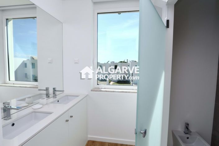 Image No.34-3 Bed Semi-Detached for sale