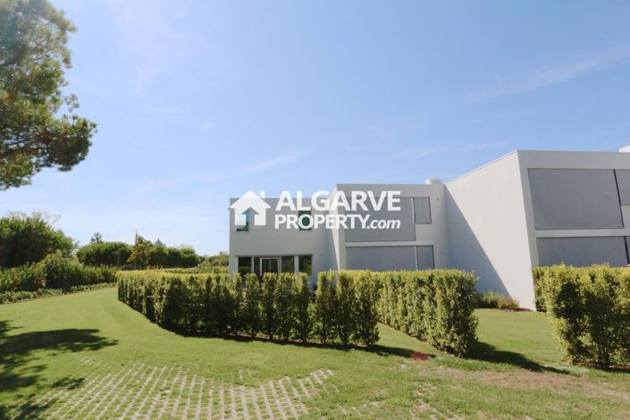 Image No.37-3 Bed Semi-Detached for sale