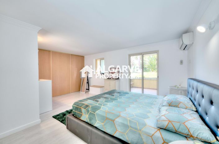 Image No.2-4 Bed Villa for sale