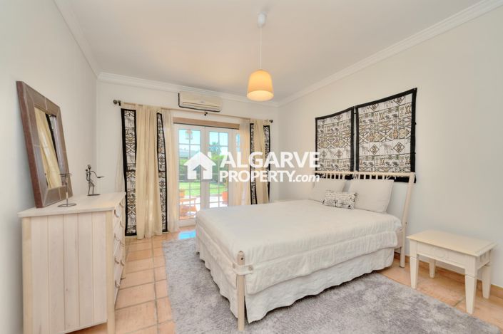 Image No.4-4 Bed Villa for sale