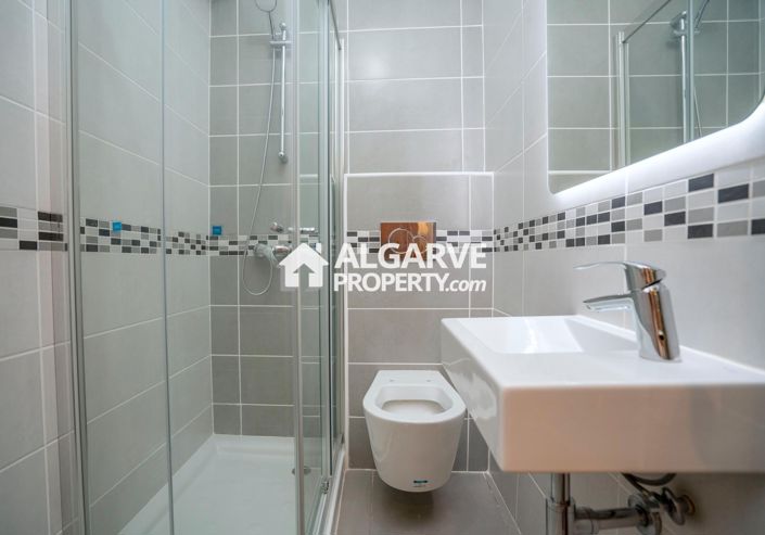 Image No.10-4 Bed Apartment for sale