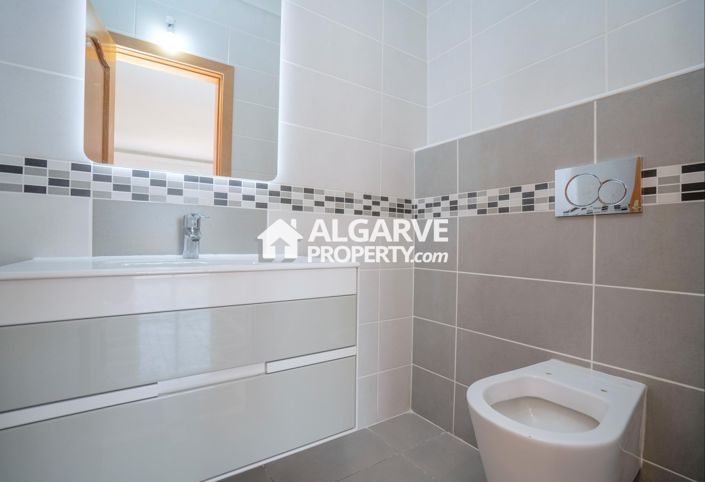 Image No.21-4 Bed Apartment for sale