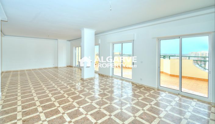 Image No.23-4 Bed Apartment for sale