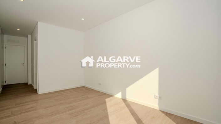 Image No.6-3 Bed Apartment for sale