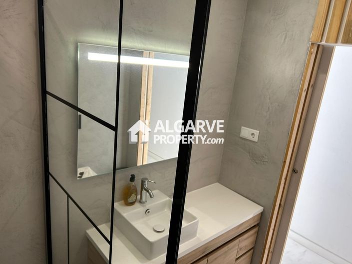 Image No.11-16 Bed Apartment for sale