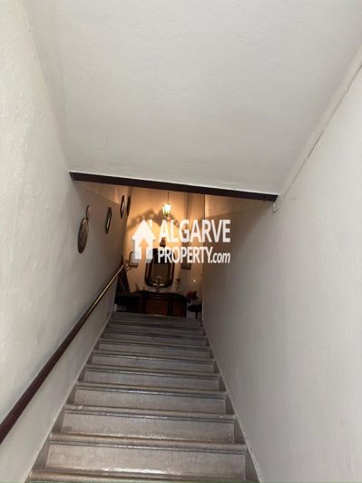 Image No.19-16 Bed Apartment for sale