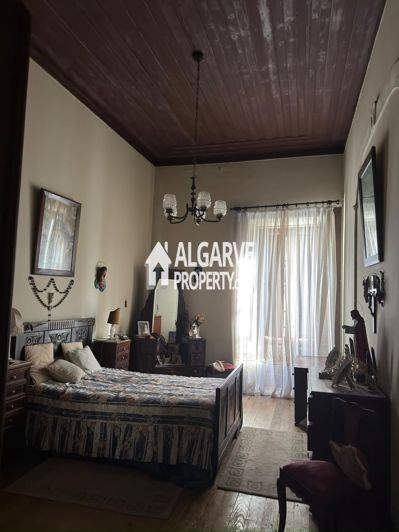 Image No.21-16 Bed Apartment for sale