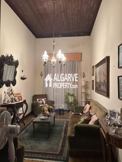 Image No.22-16 Bed Apartment for sale