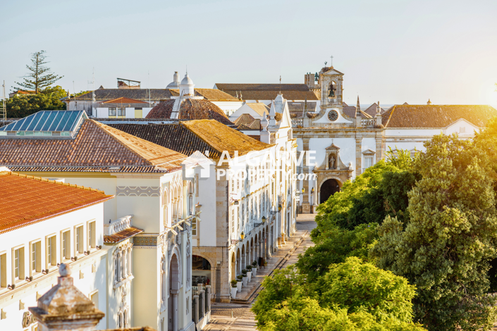 Image No.25-16 Bed Apartment for sale