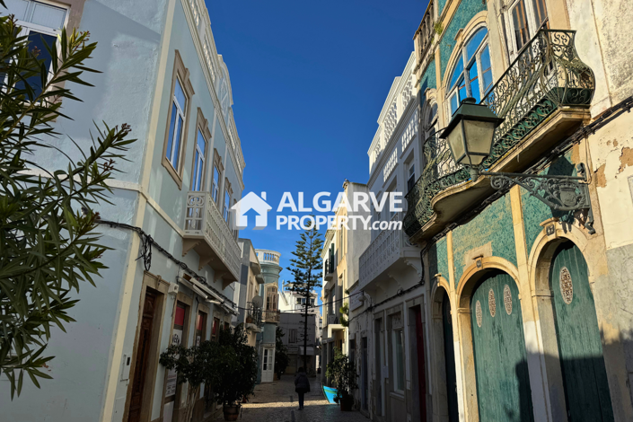 Image No.27-16 Bed Apartment for sale