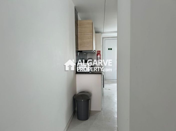 Image No.8-16 Bed Apartment for sale