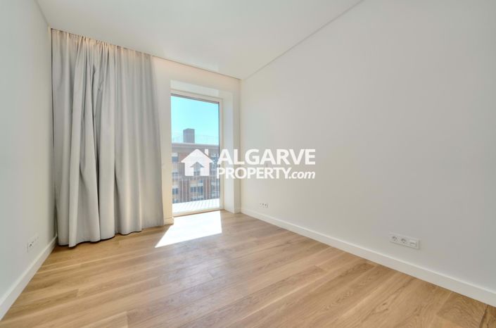 Image No.20-2 Bed Apartment for sale