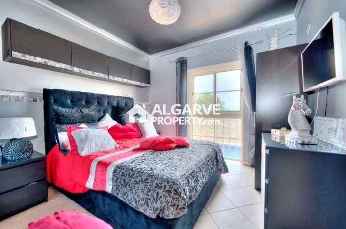 Image No.11-4 Bed Townhouse for sale