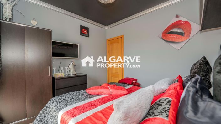 Image No.12-4 Bed Townhouse for sale