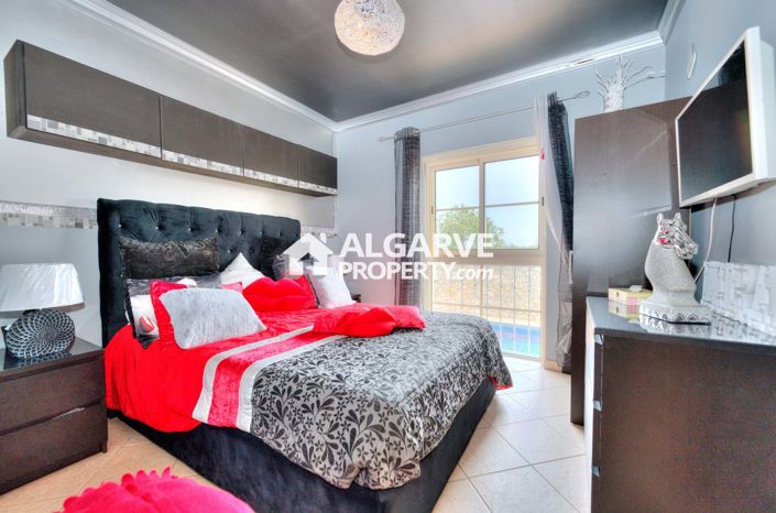 Image No.13-4 Bed Townhouse for sale