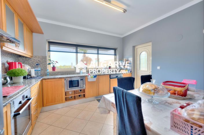 Image No.15-4 Bed Townhouse for sale