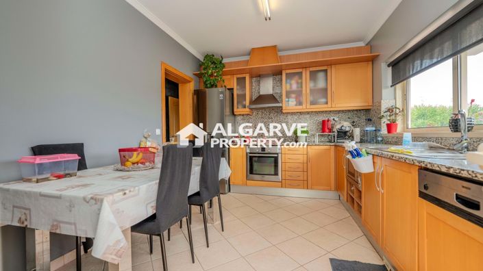 Image No.16-4 Bed Townhouse for sale