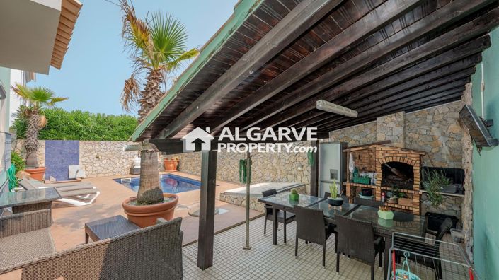 Image No.17-4 Bed Townhouse for sale