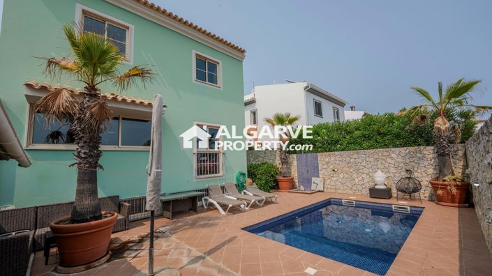 Image No.18-4 Bed Townhouse for sale