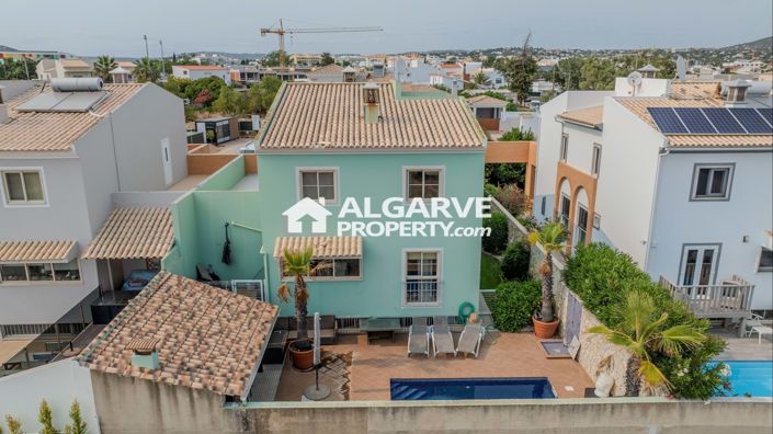 Image No.20-4 Bed Townhouse for sale