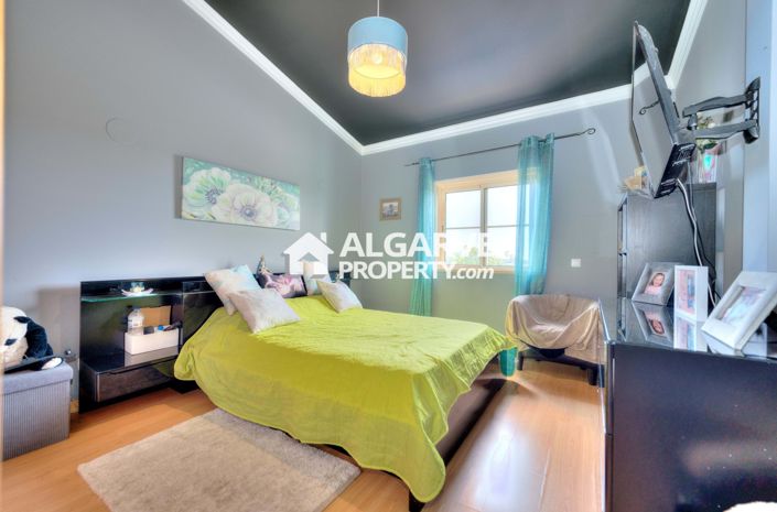 Image No.23-4 Bed Townhouse for sale