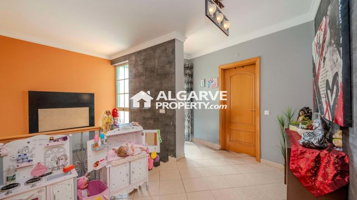 Image No.31-4 Bed Townhouse for sale