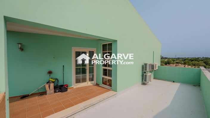 Image No.32-4 Bed Townhouse for sale