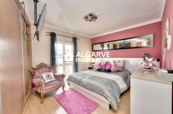 Image No.5-4 Bed Townhouse for sale