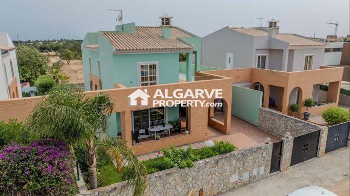 Image No.45-4 Bed Townhouse for sale