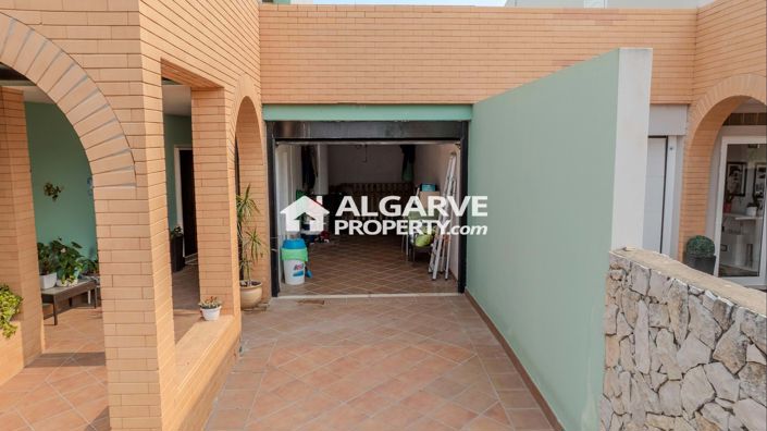 Image No.48-4 Bed Townhouse for sale