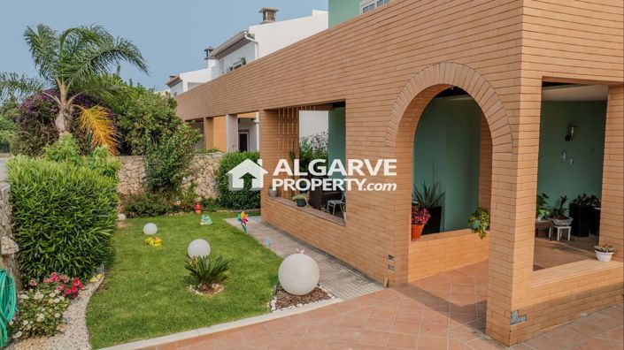 Image No.50-4 Bed Townhouse for sale