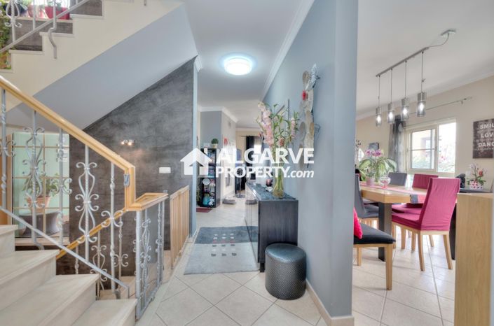 Image No.10-4 Bed Townhouse for sale