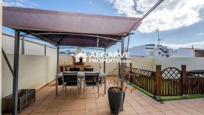 Image No.11-4 Bed Townhouse for sale