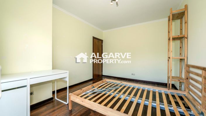 Image No.17-4 Bed Townhouse for sale