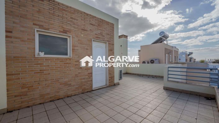 Image No.27-4 Bed Townhouse for sale