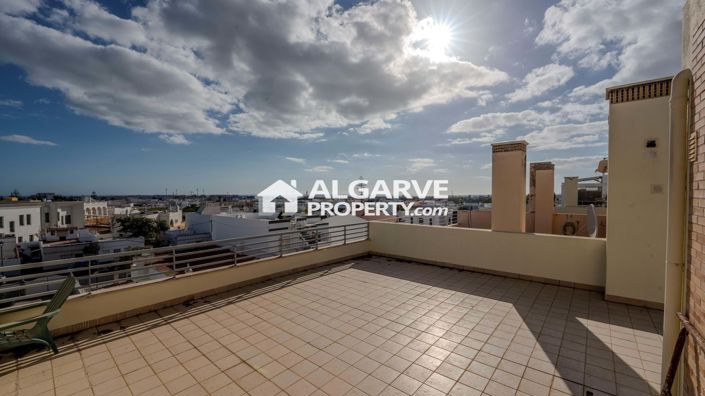 Image No.28-4 Bed Townhouse for sale