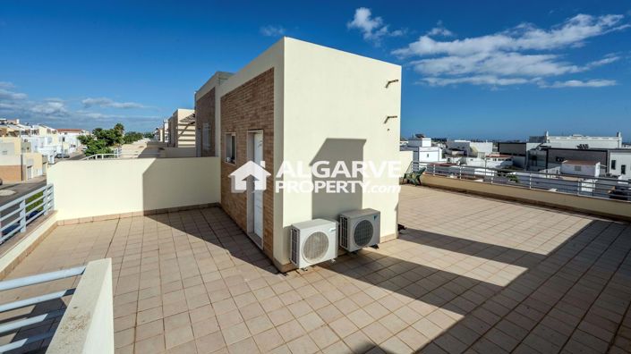 Image No.30-4 Bed Townhouse for sale