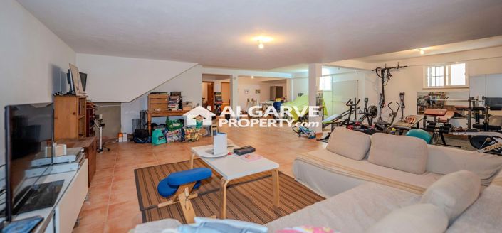 Image No.30-4 Bed Semi-Detached for sale