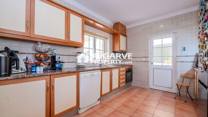 Image No.8-4 Bed Semi-Detached for sale