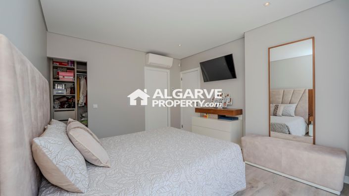 Image No.9-3 Bed Villa for sale