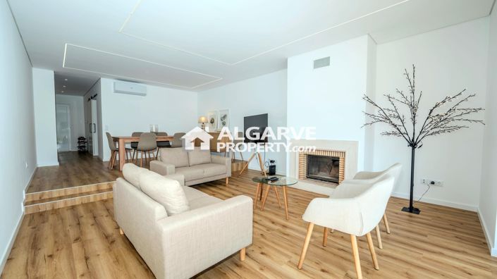 Image No.2-4 Bed Townhouse for sale