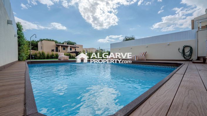 Image No.29-4 Bed Townhouse for sale