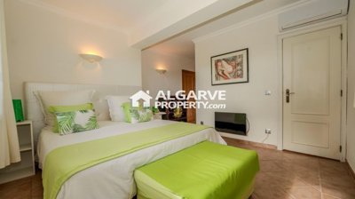 3-12290-78d1f4f8b6655591b02d22fabb36a692d73cc