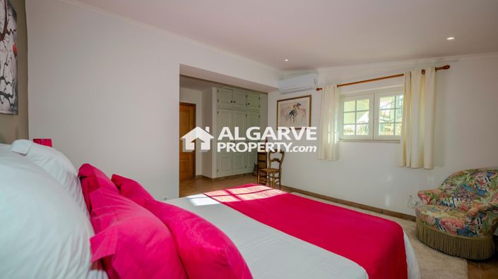 Image No.17-4 Bed Villa for sale